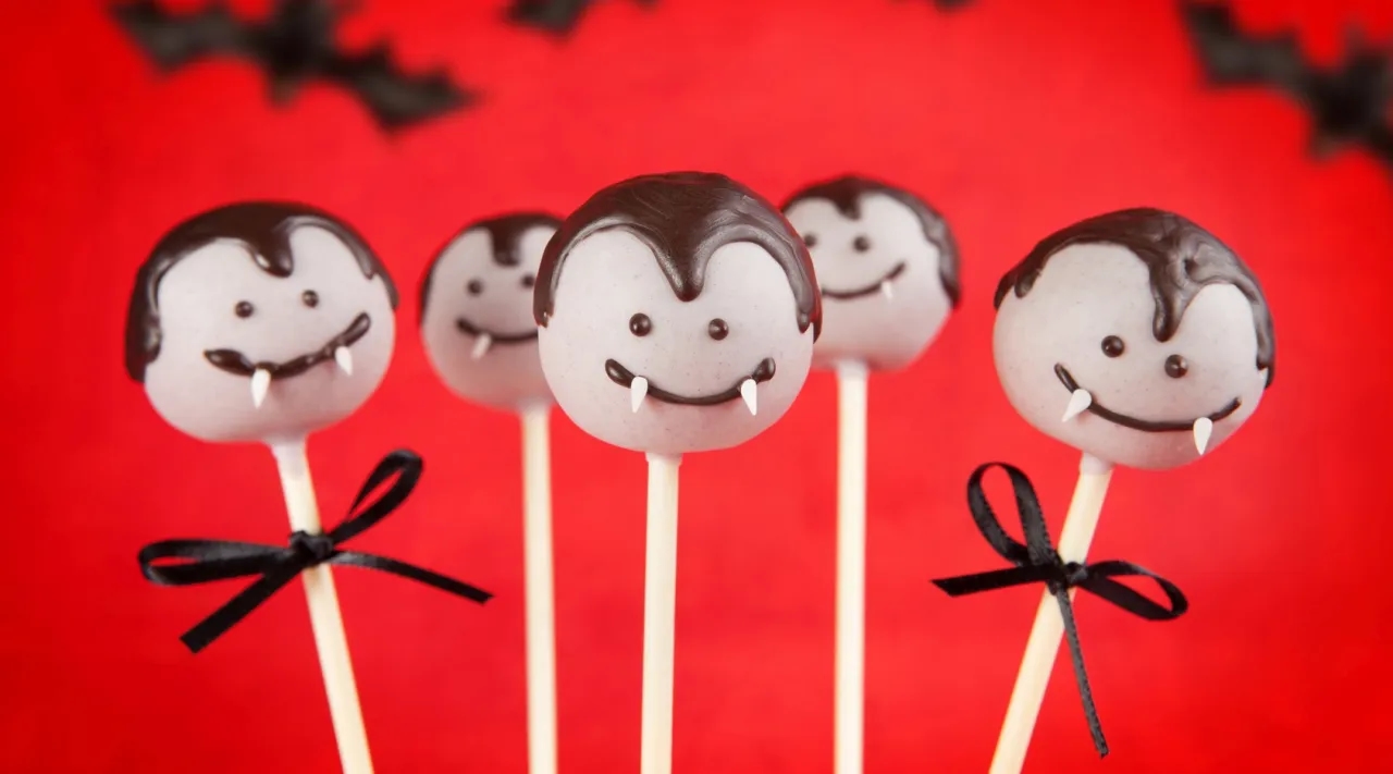 Jak zrobić przekąski na Halloween, które zachwycą gości i dzieci