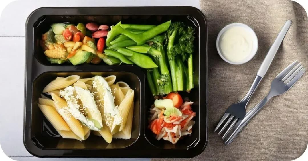 Sycące i zdrowe pomysły na obiad na redukcji, które zaskoczą smakiem Sycące i zdrowe pomysły na obiad na redukcji, które zaskoczą smakiem