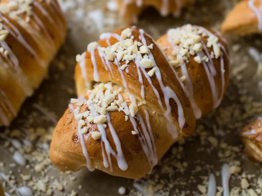 Rogale marcińskie - przepis na idealne ciasto drożdżowe krok po kroku Rogale marcińskie - przepis na idealne ciasto drożdżowe krok po kroku