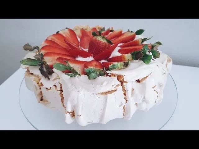 Przepis na ciasto pavlova, które zawsze się udaje i zachwyca smakiem