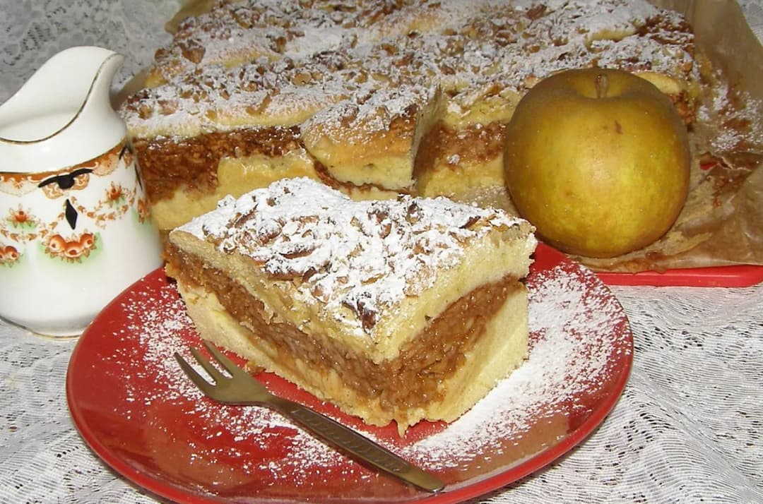 Pyszne ciasto ucierane z jabłkami - prosty przepis na deser Pyszne ciasto ucierane z jabłkami - prosty przepis na deser