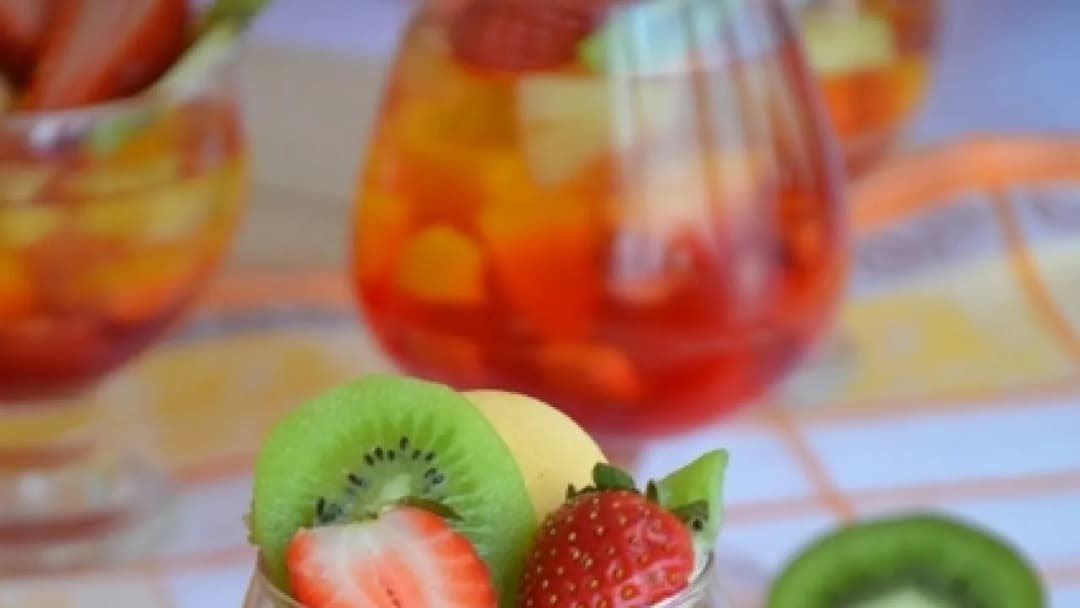 Jak zrobić owoce w galaretce - prosty przepis na pyszny deser